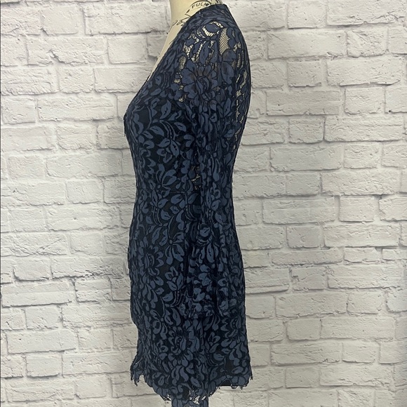 VENUS Blue and Black Floral Lace Dress - Picture 6 of 14